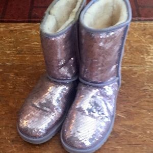 Pink Sequin  UGG Boot  9  lots of sparkle !